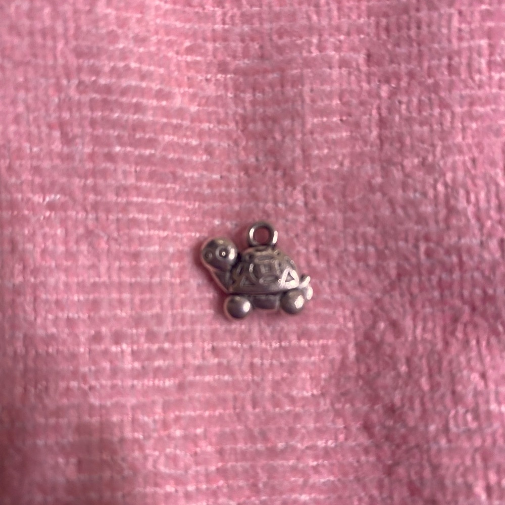 Turtle Pendant - Picture 2 of 3